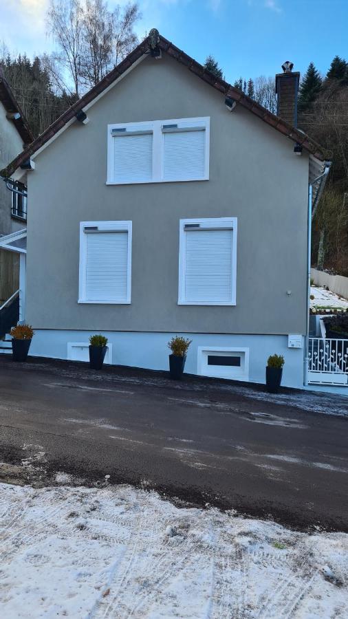 Villa Stunning 4-Bed House In La Bourboule Esterno foto