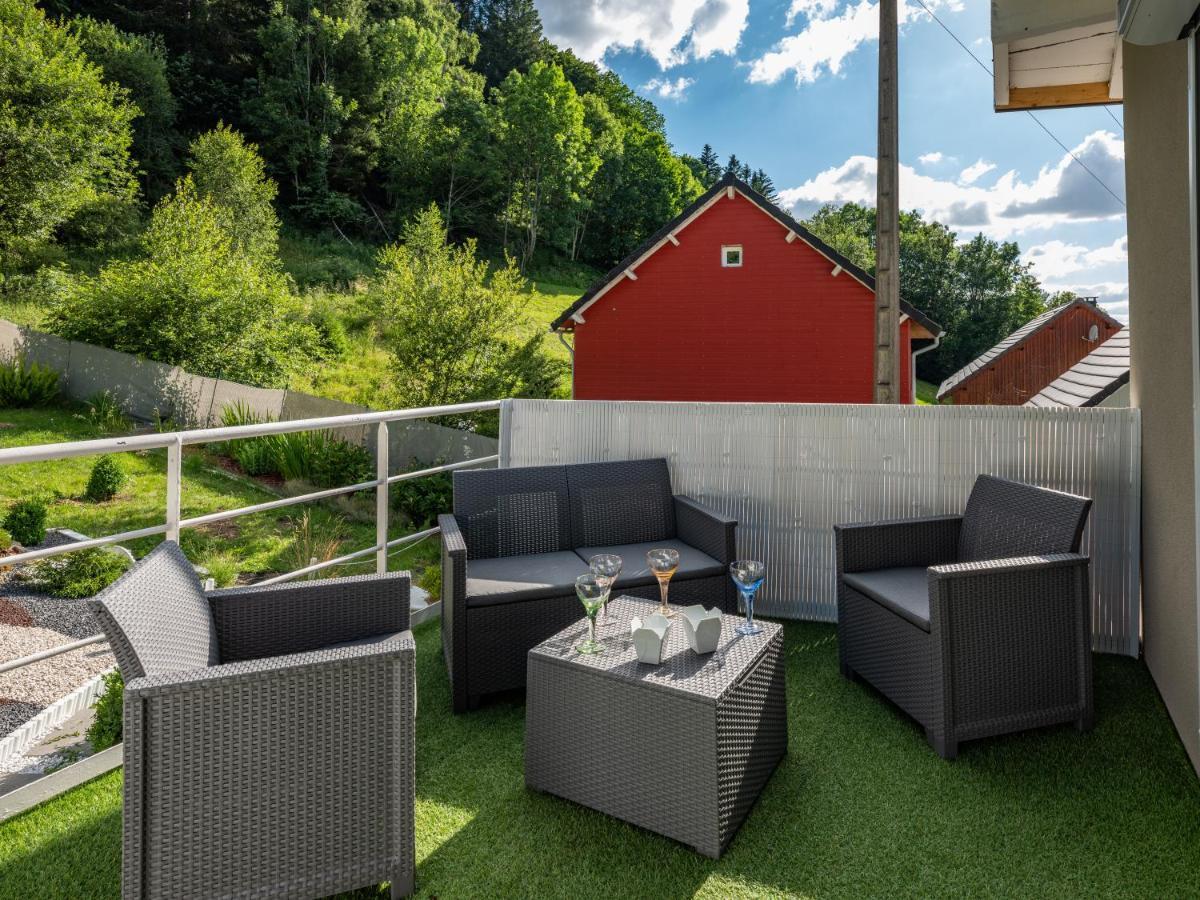 Villa Stunning 4-Bed House In La Bourboule Esterno foto