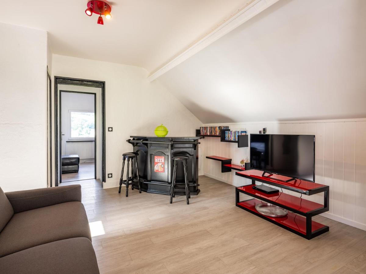 Villa Stunning 4-Bed House In La Bourboule Esterno foto